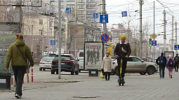 Депутаты Молодёжного парламента Алтая предложили ужесточить ПДД для водителей электросамокатов
