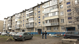Жильцам многоквартирного дома в Барнауле удалось выселить шумного соседа из его же квартиры