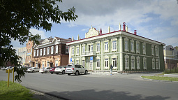 Достичь потолка: как в Барнауле на деньги мецената восстанавливают памятник деревянного зодчества – аптеку Крюгер?