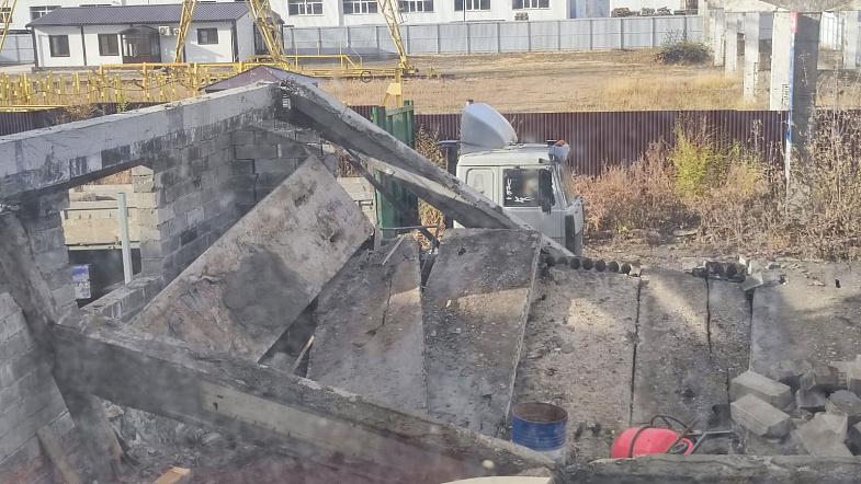 На одной из строек Барнаула упали бетонные плиты. Погибли двое рабочих