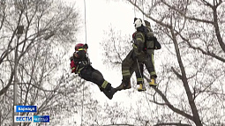 Сотрудники МЧС 1 мая устроили показательные выступления