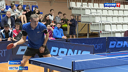 Восемь мужских и шесть женских команд по настольному теннису приехали в Барнаул