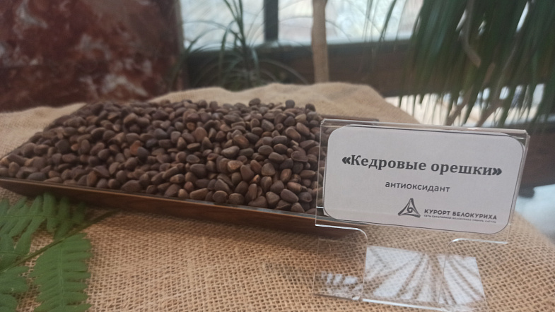 У Денисовой пещеры установят огромные деревянные качели, двухметровую иглу и бивень мамонта