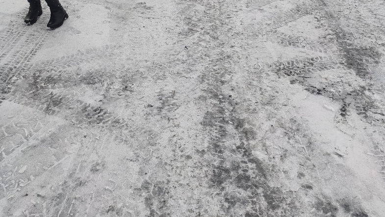 «Наступили на те же грабли»: после ремонта котельная в Змеиногорске не перестала выбрасывать сажу