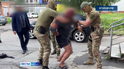 В Бийске задержали афериста, который подменивал мобильные телефоны в посылках «Почты России»