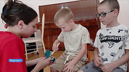 Студенты-медики учат детсадовцев правильно чистить зубы