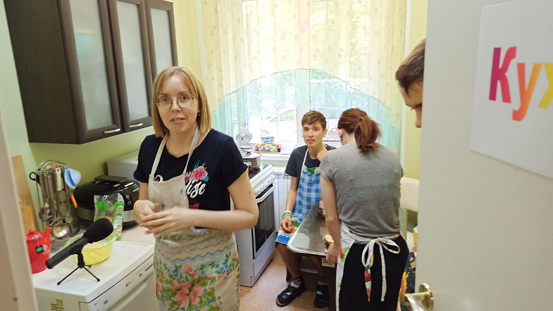В Барнауле детей-инвалидов учат жить самостоятельно