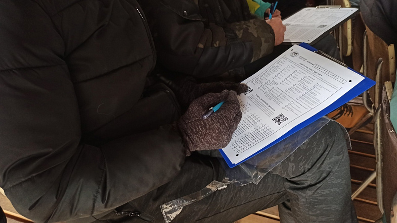В Денисовой пещере впервые провели географический диктант