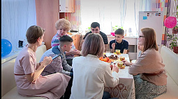 «Человеку нужен человек»: как в Алтайском крае реализуется проект «Наставничество»