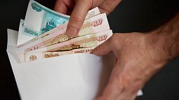 Алтайские налоговики берут на контроль бизнес, где массово выплачивают серую зарплату