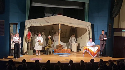 В краевой клинической больнице показали спектакль, посвящённый подвигу фронтовых медсестёр