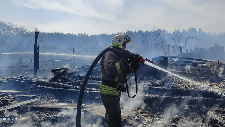 Сильный ветер бушует в некоторых районах Алтайского края