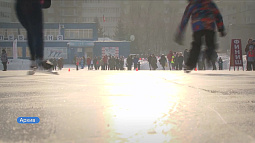 В Барнауле начинают работать катки 