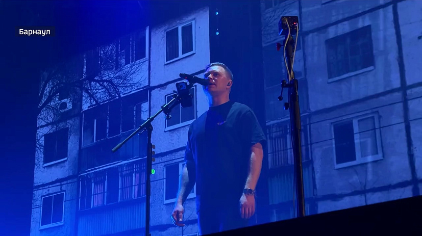В Барнауле на самой большой площадке с аншлагом прошёл концерт группы «Комната культуры» 
