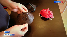 Житель Бийска делает защитные маски на 3D-принтере