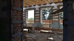 Как в Сибири ремонтируют здания школ и садиков?