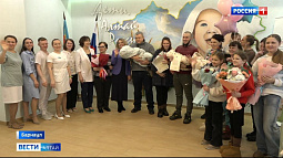 Из краевого перинатального центра «ДАР» сегодня выписали первую в этом году тройню