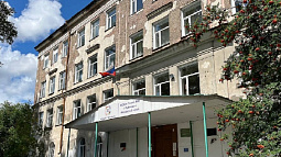 Почти 500 учеников старейшей школы Рубцовска временно сменили прописку