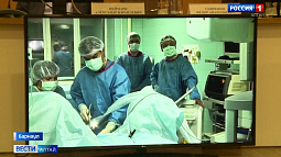 В Барнауле хирурги ведущих клиник РФ показали новейшие методы лечения урологических заболеваний
