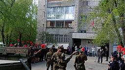 С Днем Победы сотрудники полиции поздравили своего легендарного фронтовика