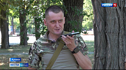 Военный фельдшер из Алтайского края в Луганске спас жизнь женщине, пострадавшей в страшном ДТП