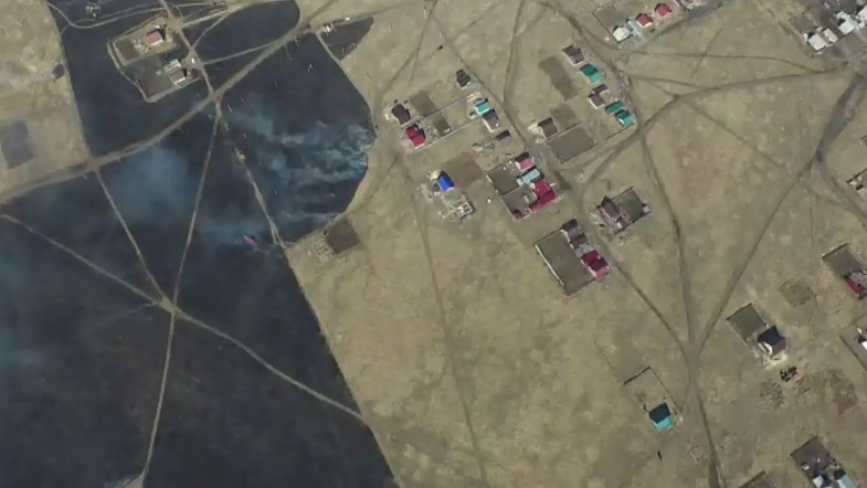 В Камне-на-Оби горят поля