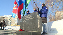 В Барнауле почтили память героев-десантников 
