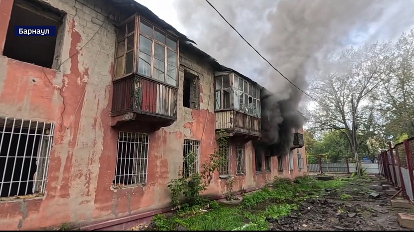 В Барнауле устроили три пожара, чтобы проверить мастерство дознавателей пожарных лабораторий МЧС
