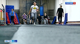 Алтайские легкоатлеты отправились на первые большие старты нового зимнего сезона