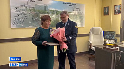 Губернатор Алтайского края наградил самого известного и позитивного кондуктора региона