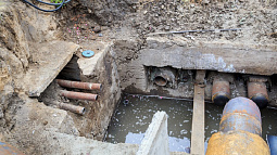 Более 30 повреждений на теплосетях выявлено в первые дни  опрессовки в Барнауле