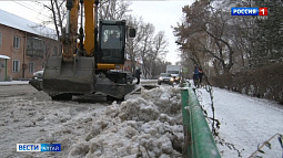 В Рубцовске на улице Октябрьской произошло повреждение трубопровода холодного водоснабжения