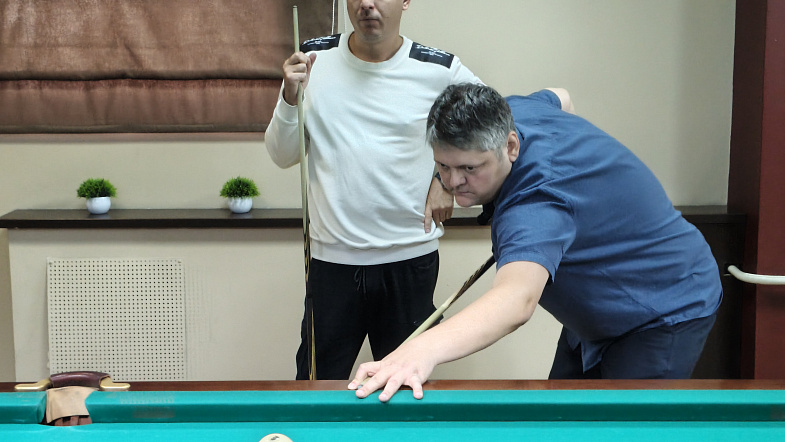 В Барнауле растят новых чемпионов русского бильярда