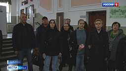 В Рубцовске на железнодорожном вокзале прошёл песенно-патриотический флешмоб