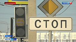 Тысячи барнаульцев жалуются на светофор на улице Власихинской