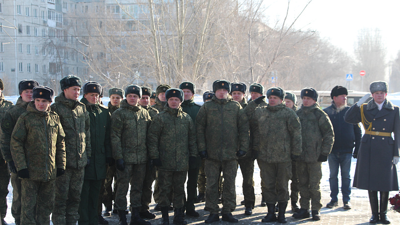 В Барнауле сегодня почтили память десантников легендарной 6-й роты Псковской дивизии ВДВ