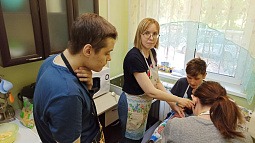 В Барнауле детей-инвалидов учат жить самостоятельно