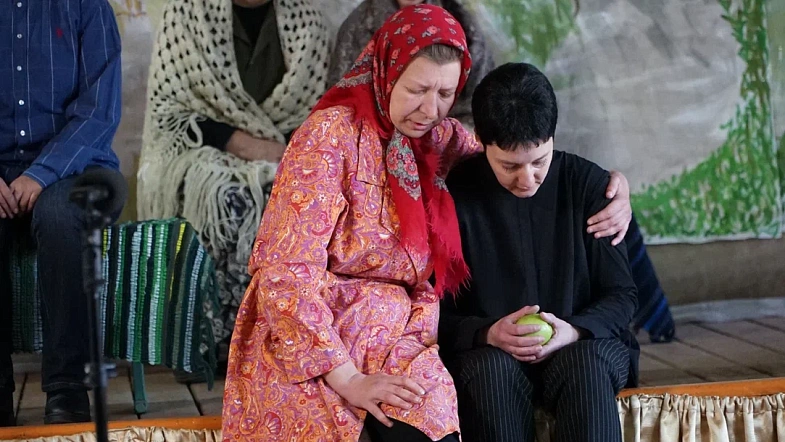 В Шипуновской женской колонии поставили спектакль по мотивам рассказов Шукшина