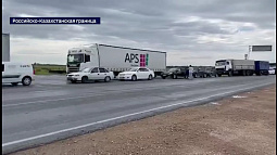 Из-за дорожных работ и наплыва автомобилей затруднено движение на погранпункте в Веселоярске