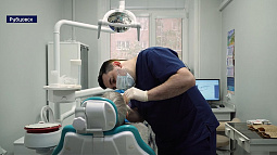 Рубцовские стоматологи в рамках месячника пожилого человека устроили необычную акцию