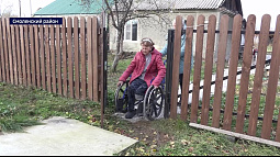 В Смоленском районе женщина с инвалидностью два года не может выехать за пределы своего участка