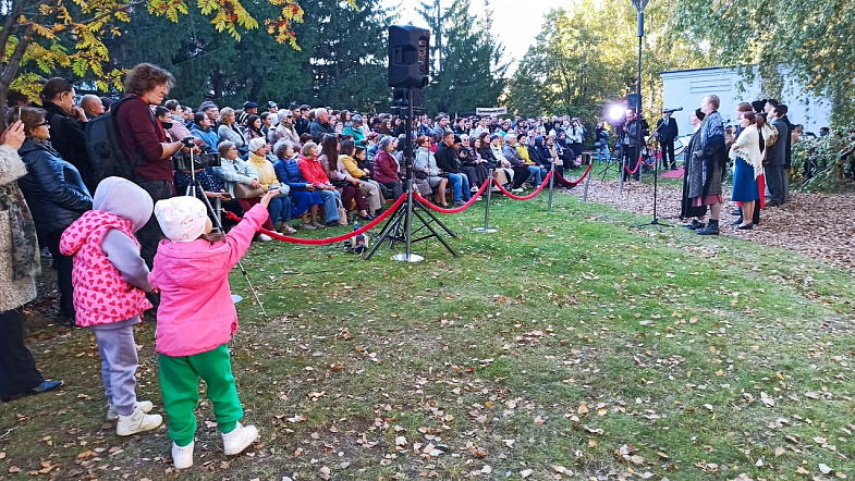 На театральный фестиваль «Здравствуйте, люди!» приехали зрители из других регионов