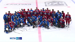 Именитые советские и российские хоккеисты сыграли на Алтае сразу против трёх местных команд