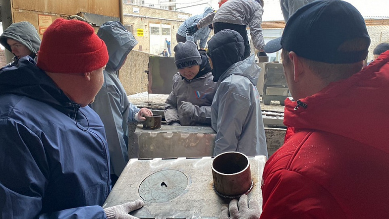 Более 40 печек-буржуек увезли в Омск из Барнаула для мобилизованных жителей края