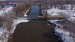 В Локтевском районе обновляют мост через реку Алей вблизи села Устьянка