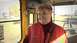 Барнаульцы завалили сообщениями и письмами кондуктора трамвая №7 за отношение к работе