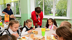 Новые блюда появились в школьных столовых Барнаула