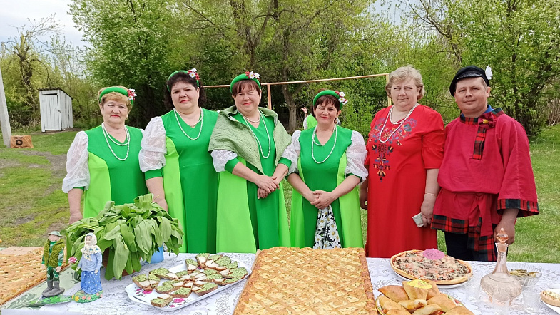 В Ельцовском районе на первом празднике черемши приготовили более 40 «кусачих» блюд