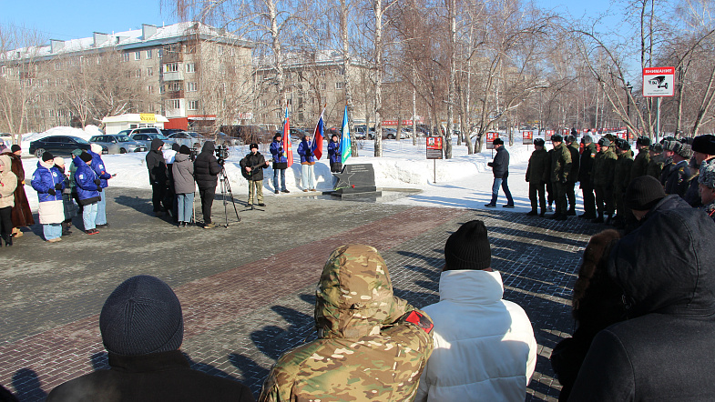 В Барнауле сегодня почтили память десантников легендарной 6-й роты Псковской дивизии ВДВ