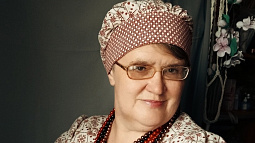 Жительница Тогульского района научилась ткать шарфы и палантины и теперь продаёт их по всему миру 